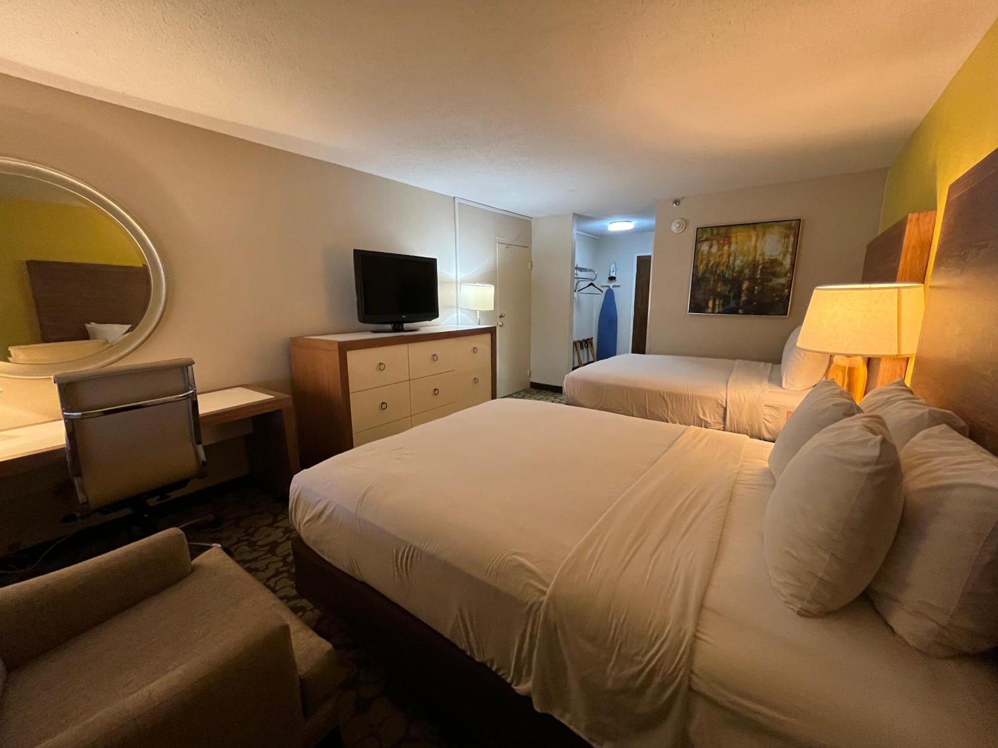 Hotel Ramada Plaza By Wyndham Charlotte South End Airport Exterior foto