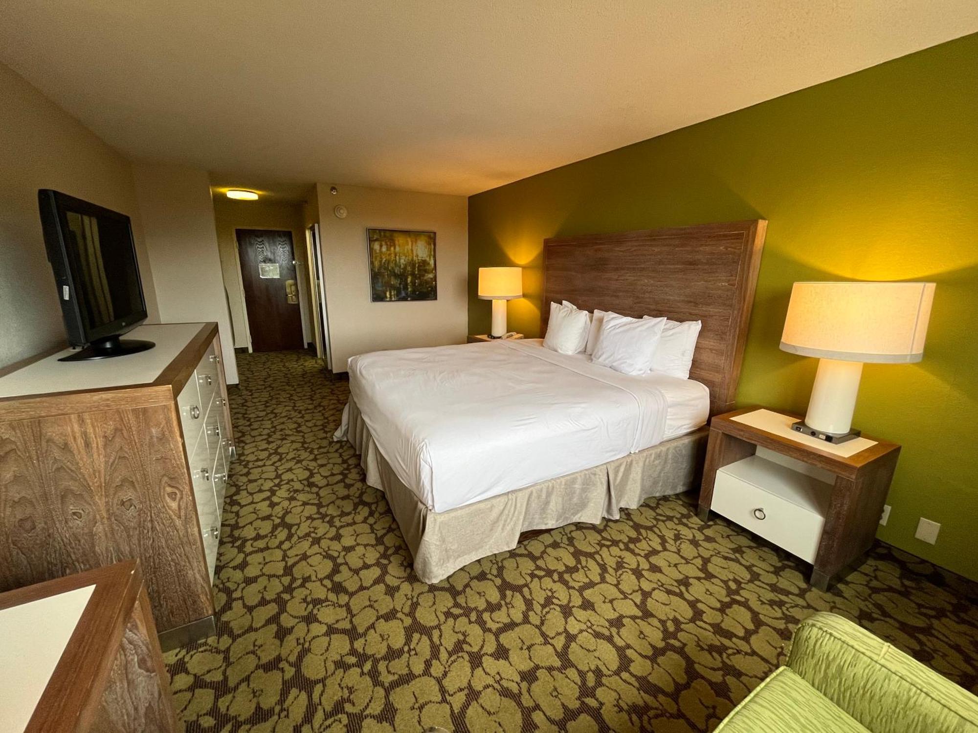 Hotel Ramada Plaza By Wyndham Charlotte South End Airport Exterior foto