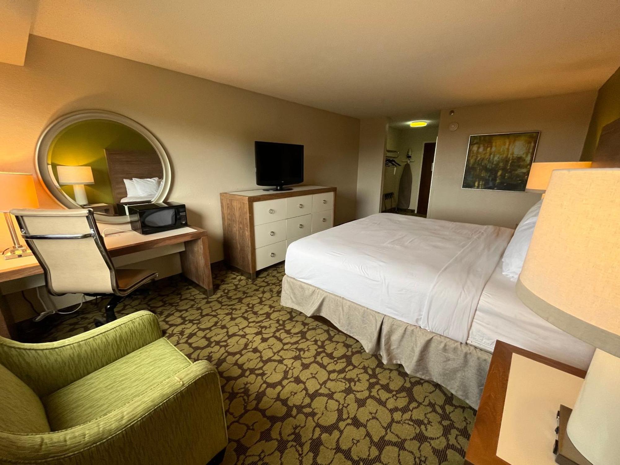 Hotel Ramada Plaza By Wyndham Charlotte South End Airport Exterior foto