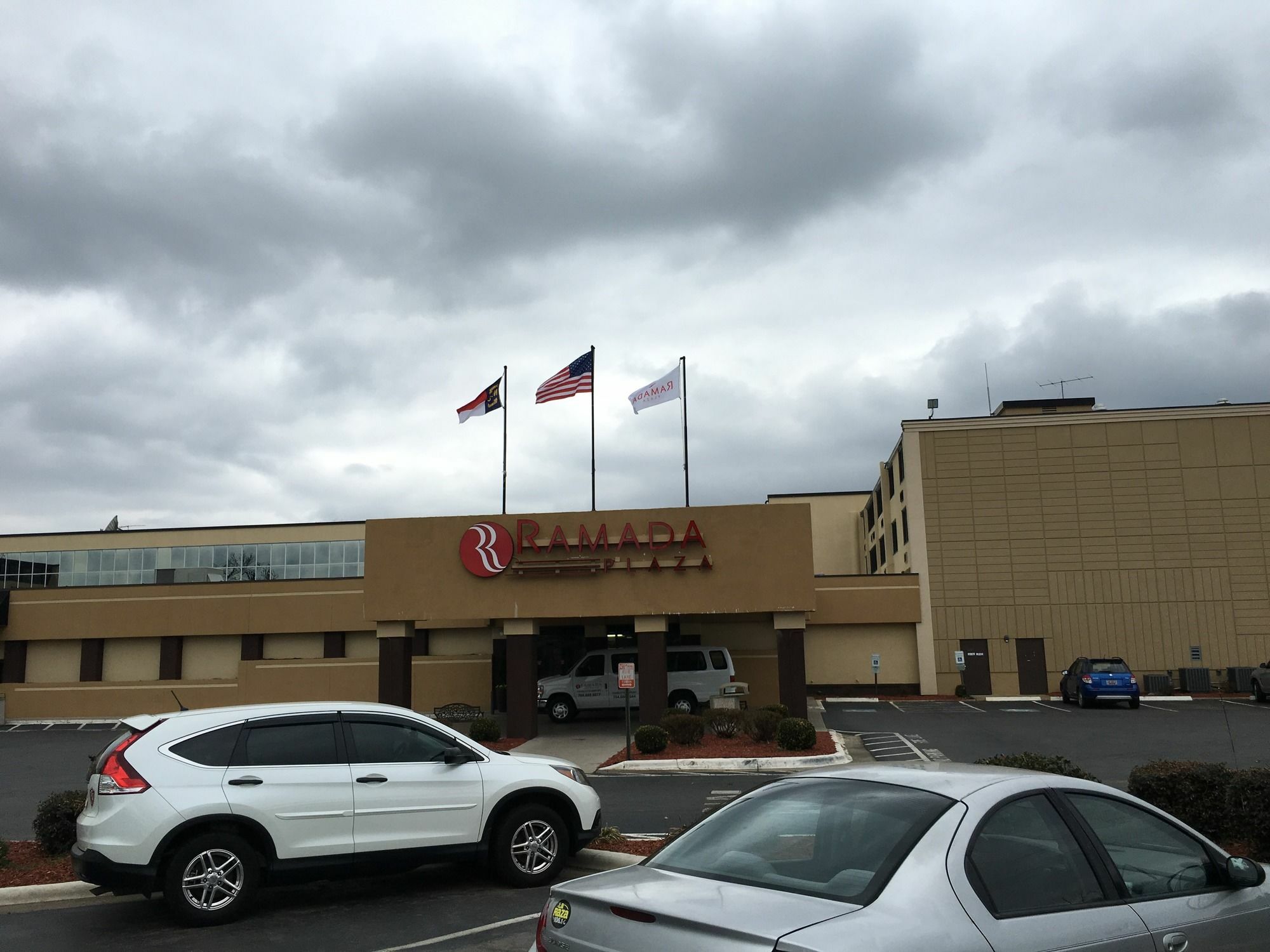 Hotel Ramada Plaza By Wyndham Charlotte South End Airport Exterior foto